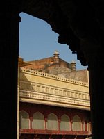 Click to see big picture (285x380 pixels; 21 KB)