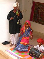 Click to see big picture (285x380 pixels; 28 KB)
