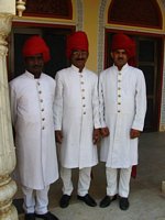 Click to see big picture (285x380 pixels; 25 KB)
